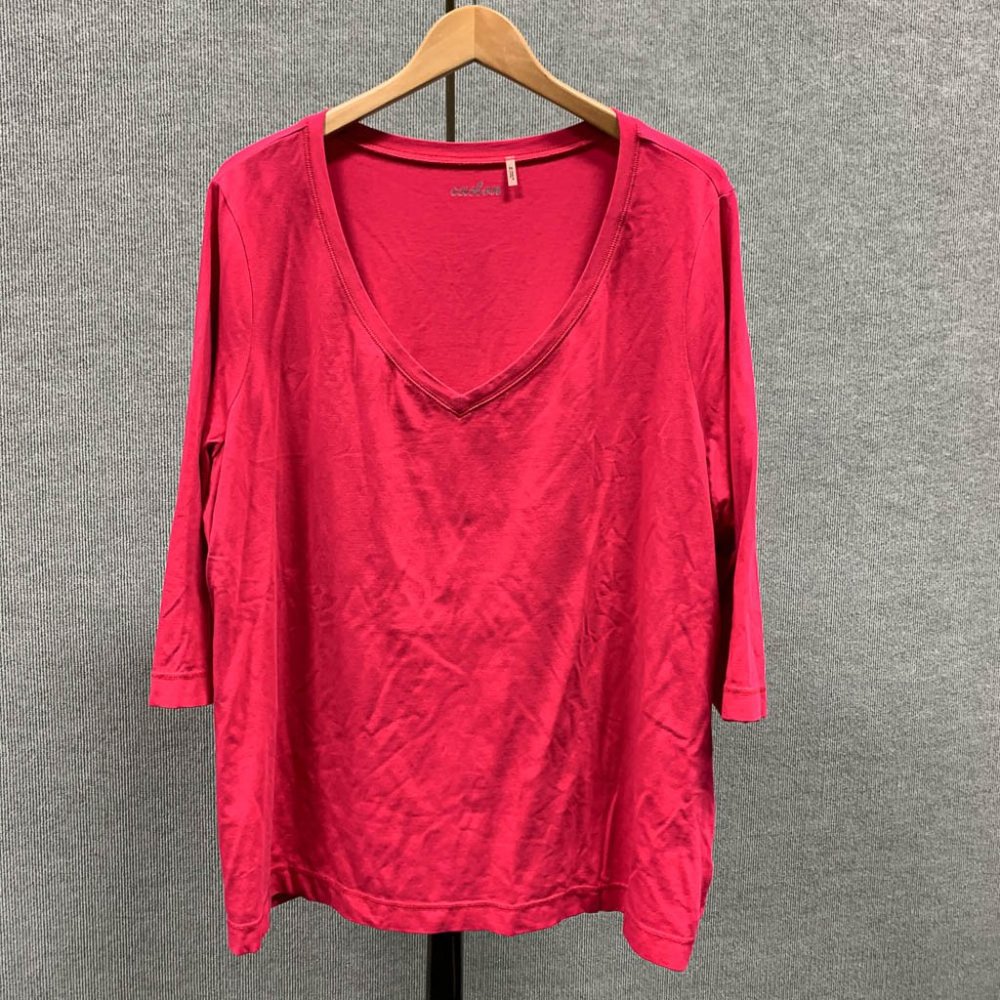 Caslon Hot Pink 3/4 Sleeve V Neck